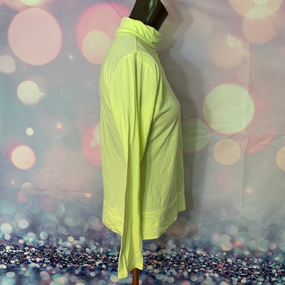 Keyhole Turtleneck - Picture 5 of 6